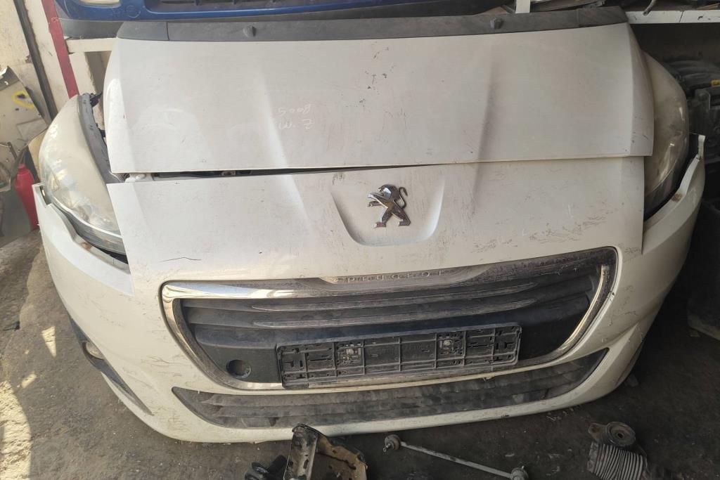 Body  Front clip Peugeot 5008