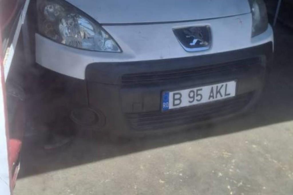 Body  Front clip Peugeot Partner