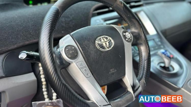 Toyota Prius 2012