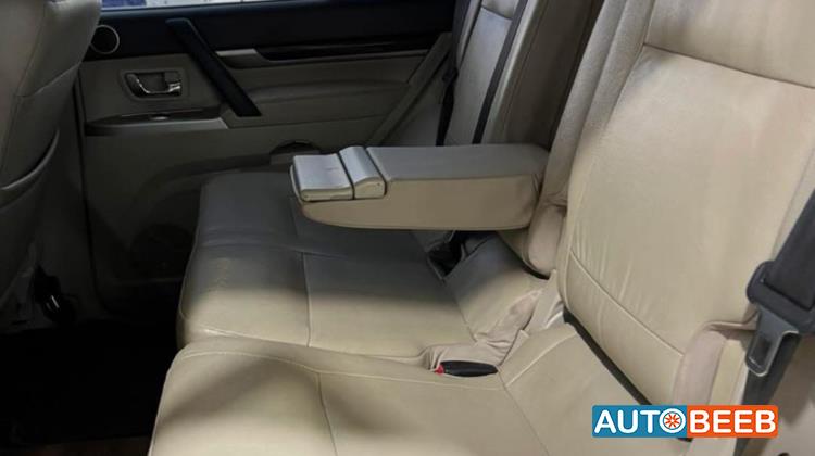 Mitsubishi Pajero 2015