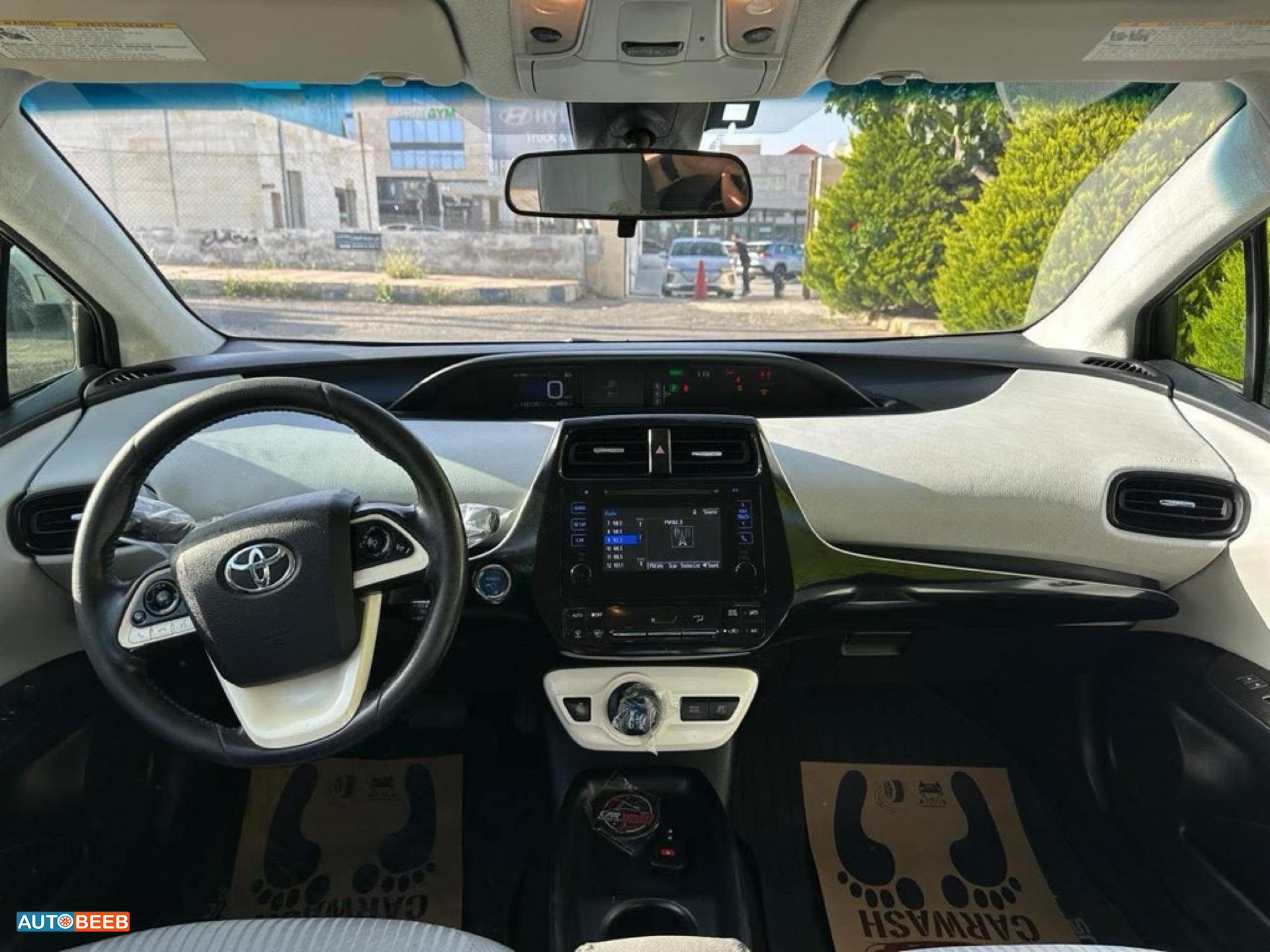 Toyota Prius 2018