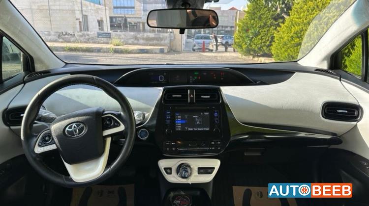 Toyota Prius 2018