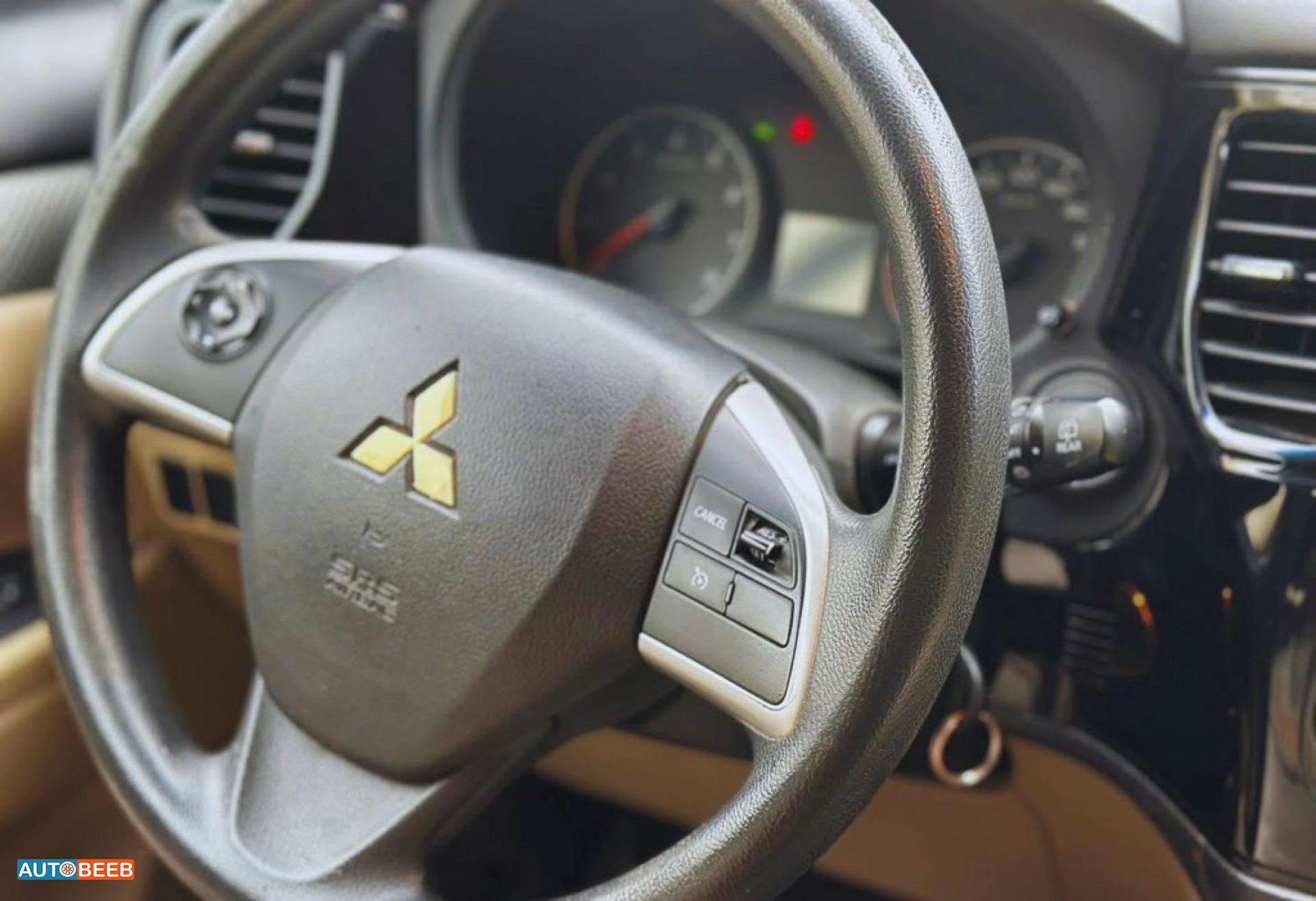 Mitsubishi Outlander 2016