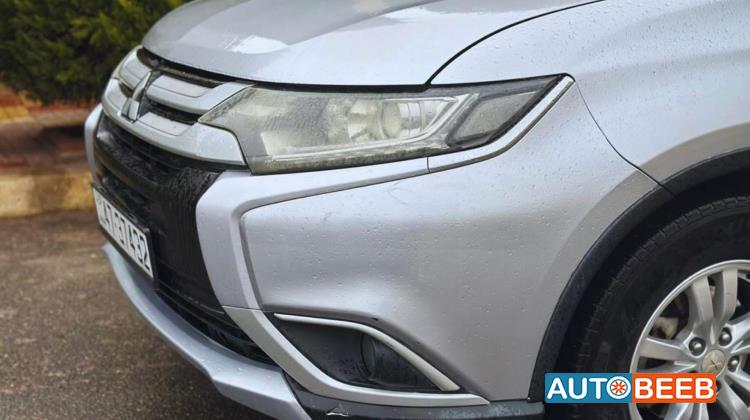 Mitsubishi Outlander 2016