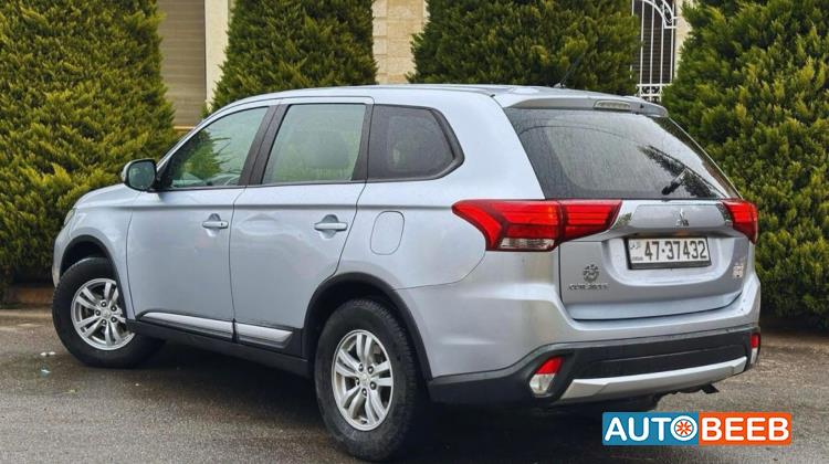 Mitsubishi Outlander 2016