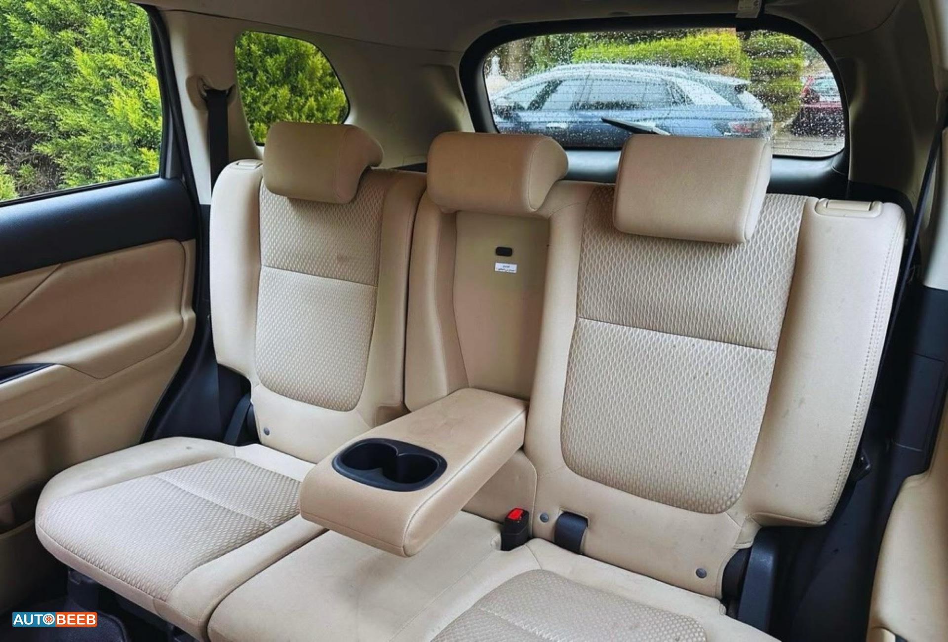 Mitsubishi Outlander 2016