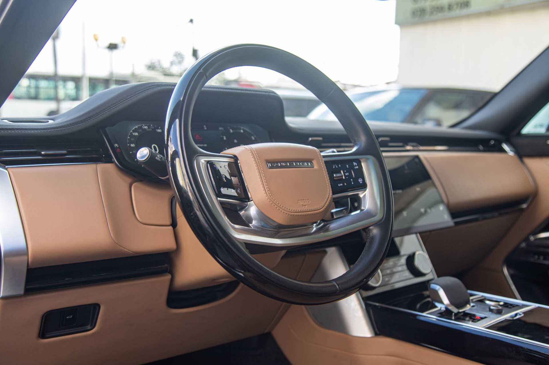 لاندروفر رنج روفر فوج 2024