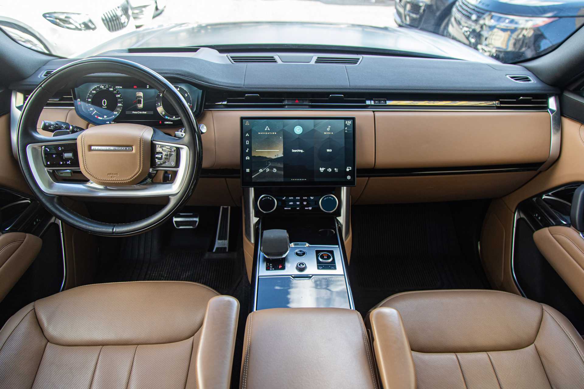 لاندروفر رنج روفر فوج 2024