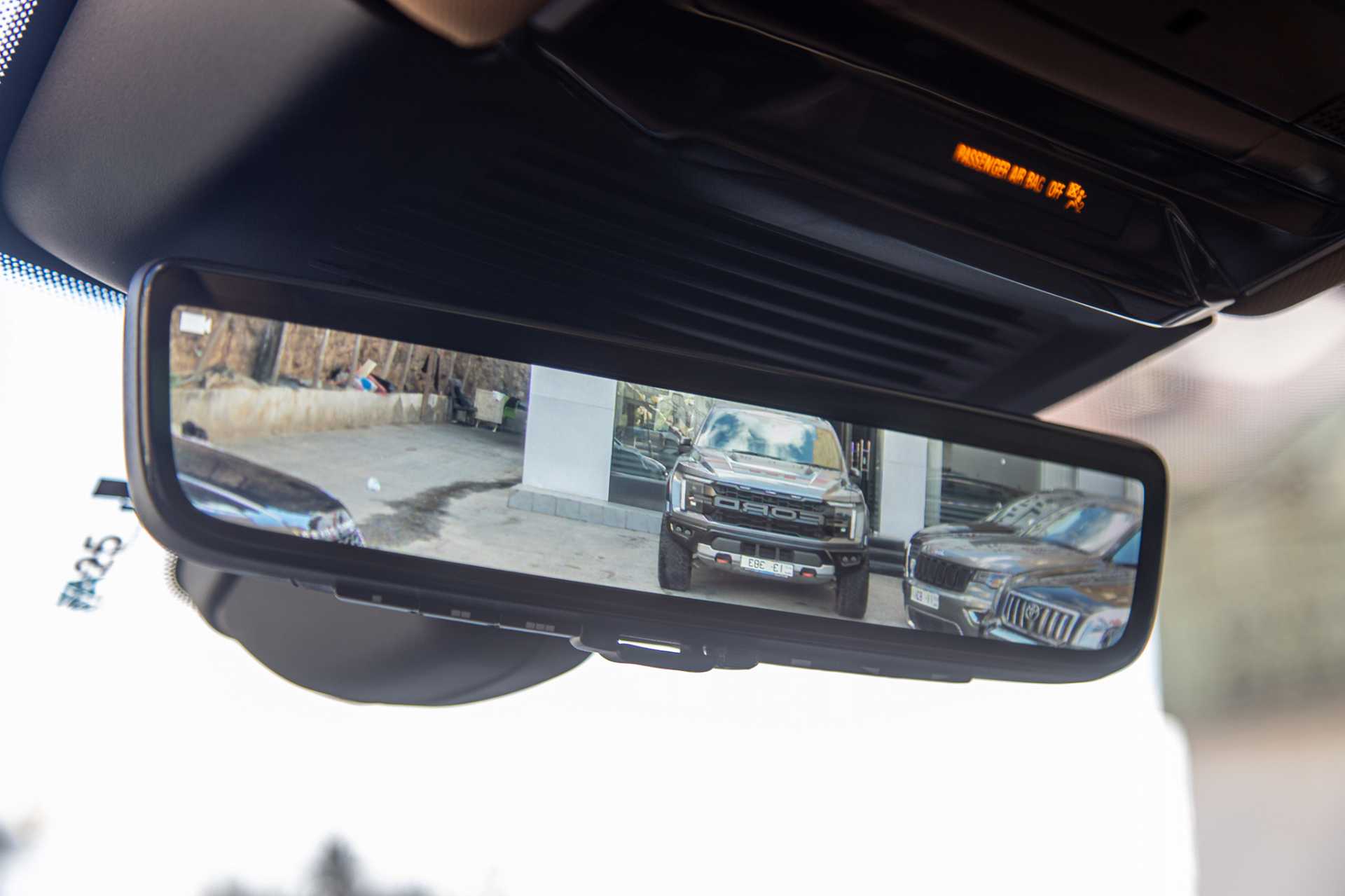 لاندروفر رنج روفر فوج 2024