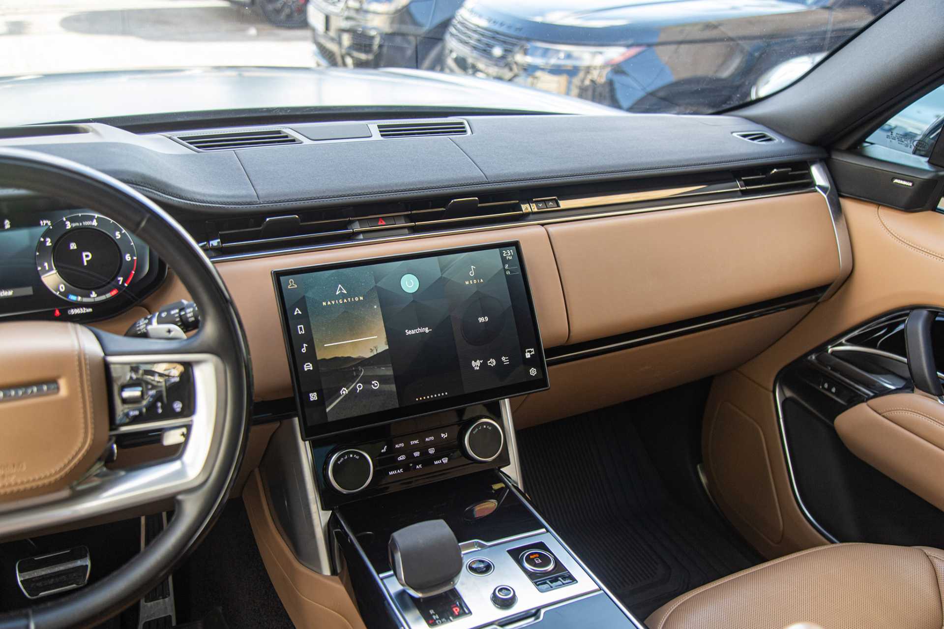 لاندروفر رنج روفر فوج 2024