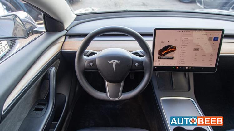 Tesla 3 2023