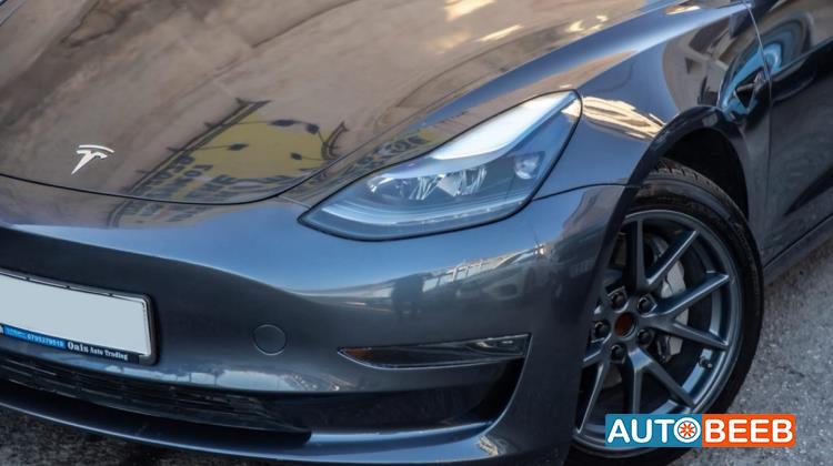 Tesla 3 2023
