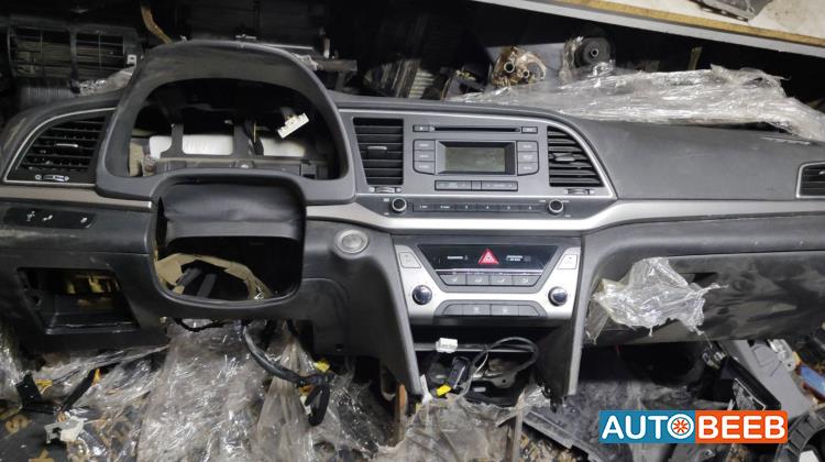 Cabin  Dashboard Hyundai Avante