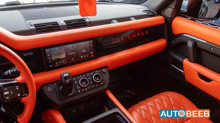 Land Rover Defender 2023