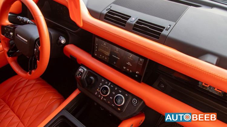 Land Rover Defender 2023