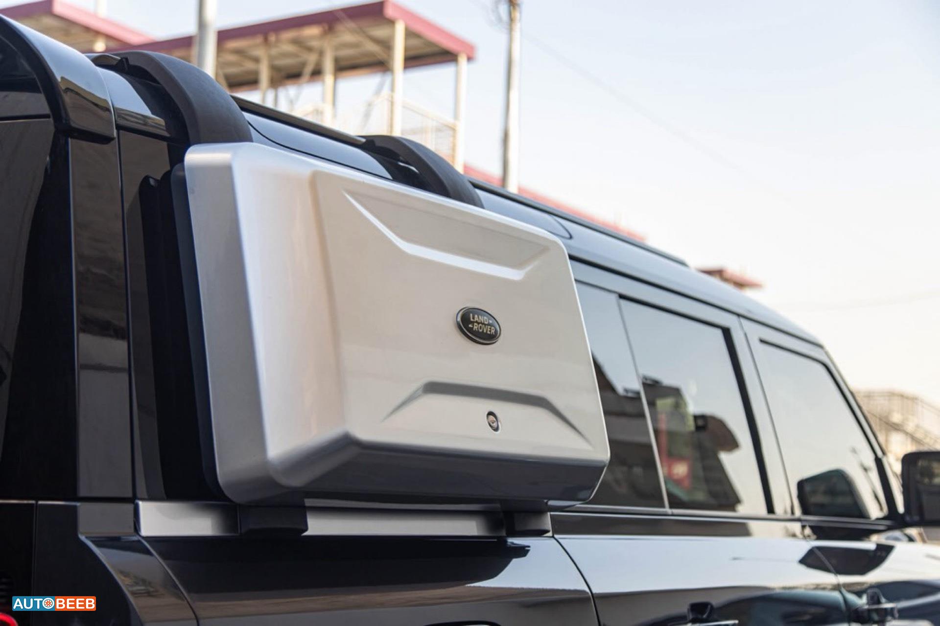 Land Rover Defender 2023