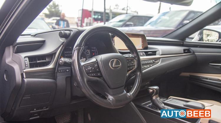 Lexus ES300 2021