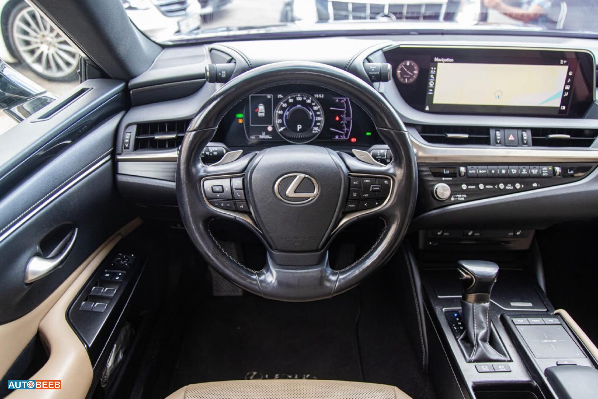 Lexus ES300 2021