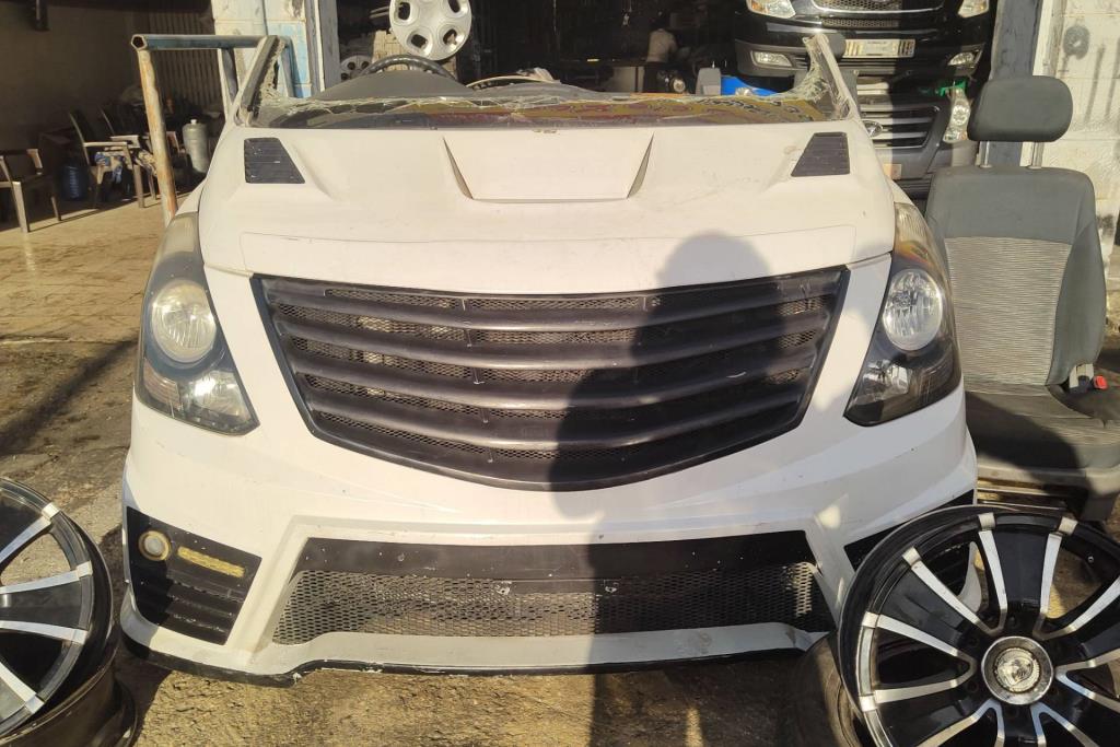 بوز كامل اضوية يمين شمال هيونداي اتش 1 جراند 2015 2016 2017 2018