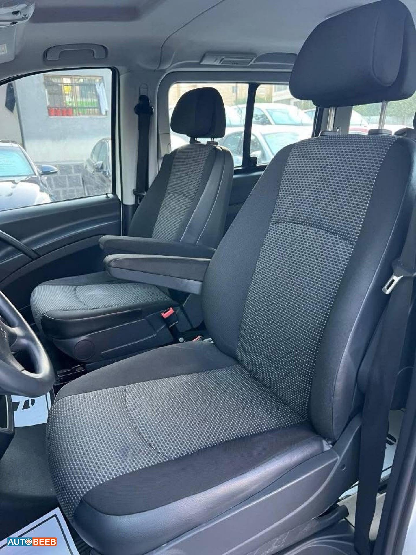 Minibus Mercedes Benz 2013