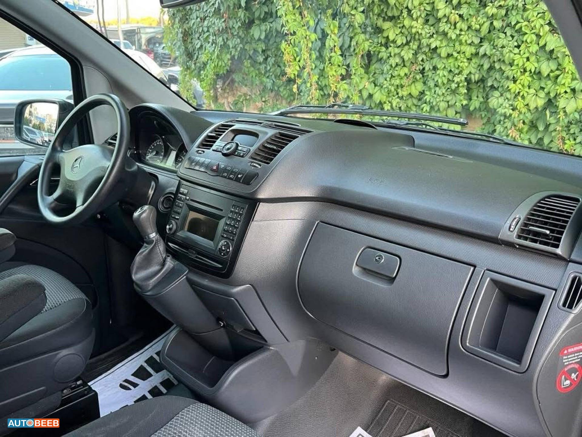 Minibus Mercedes Benz 2013