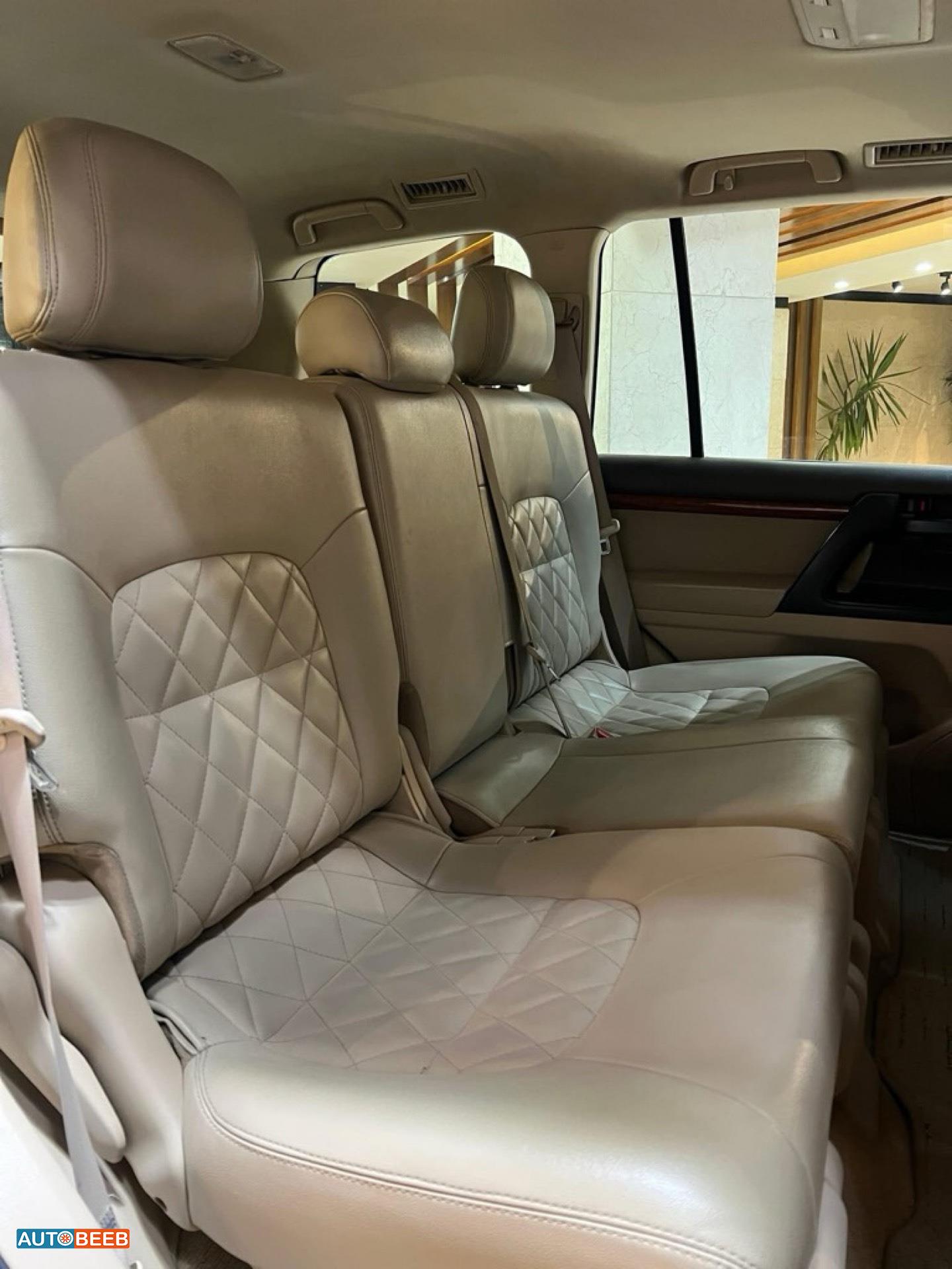 Toyota Land Cruiser 2014