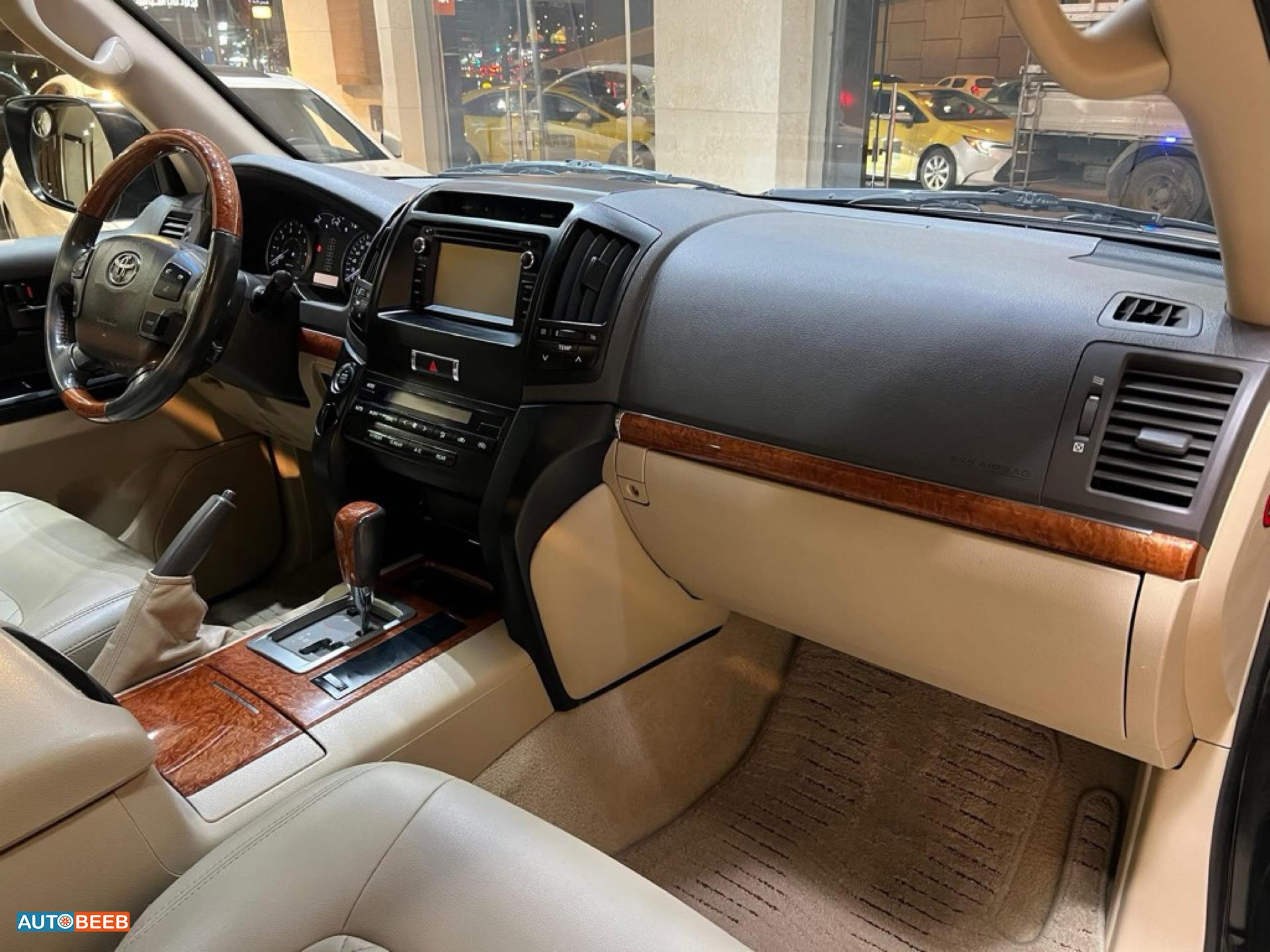 Toyota Land Cruiser 2014