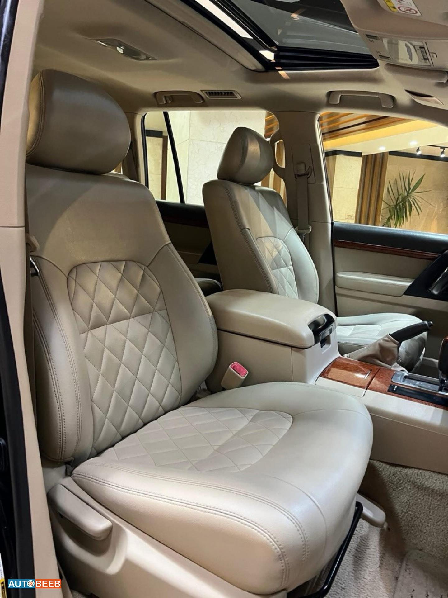 Toyota Land Cruiser 2014