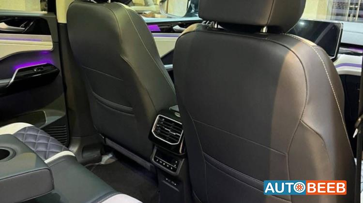 Volkswagen ID.6 2023