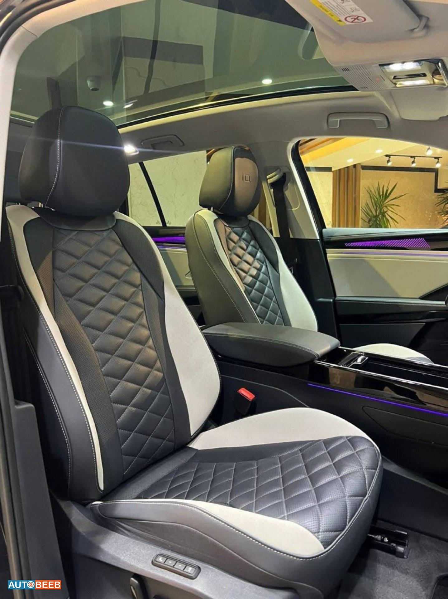 Volkswagen ID.6 2023