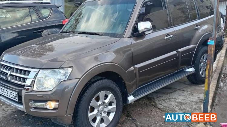 Mitsubishi Pajero 2016