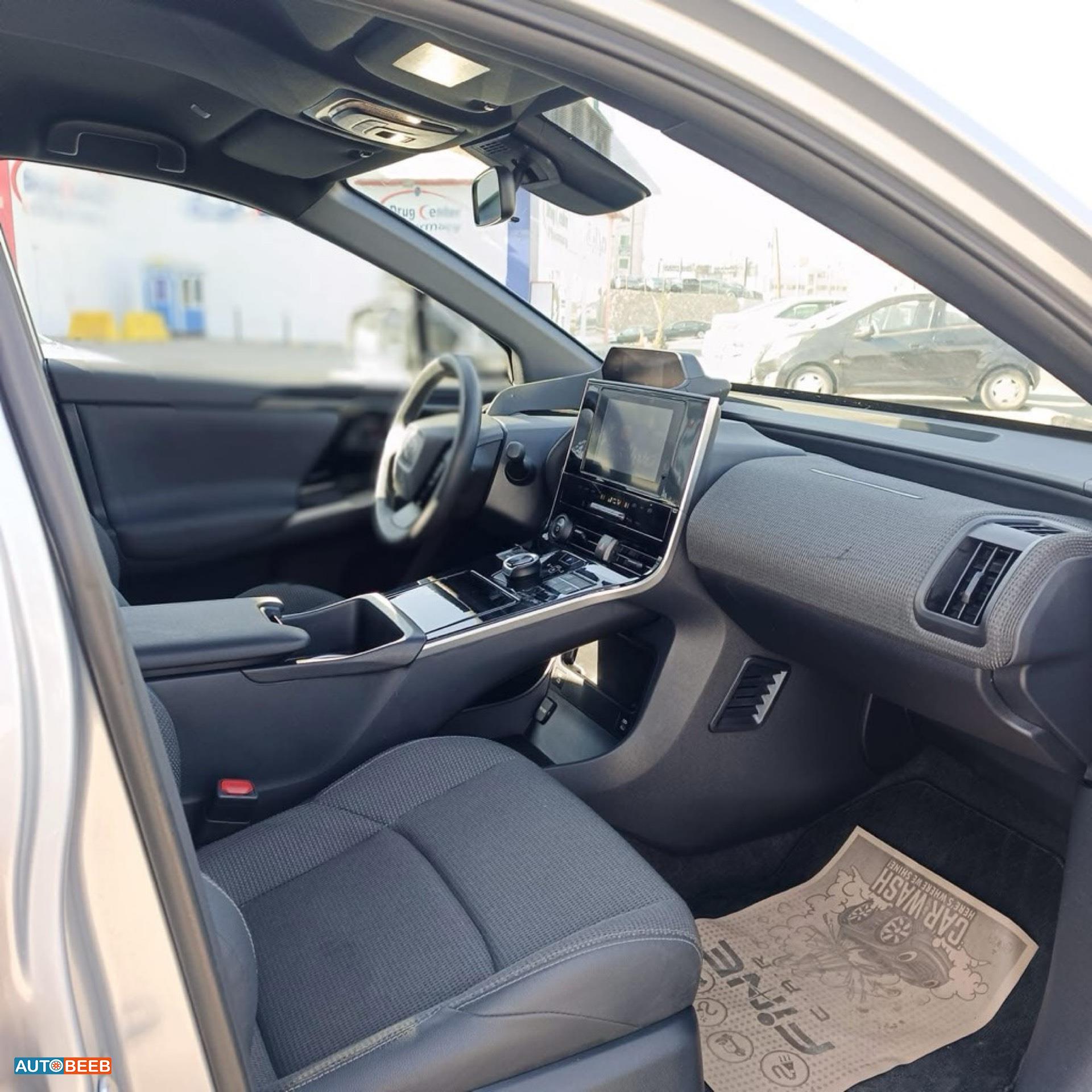 تويوتا bZ4X 2022