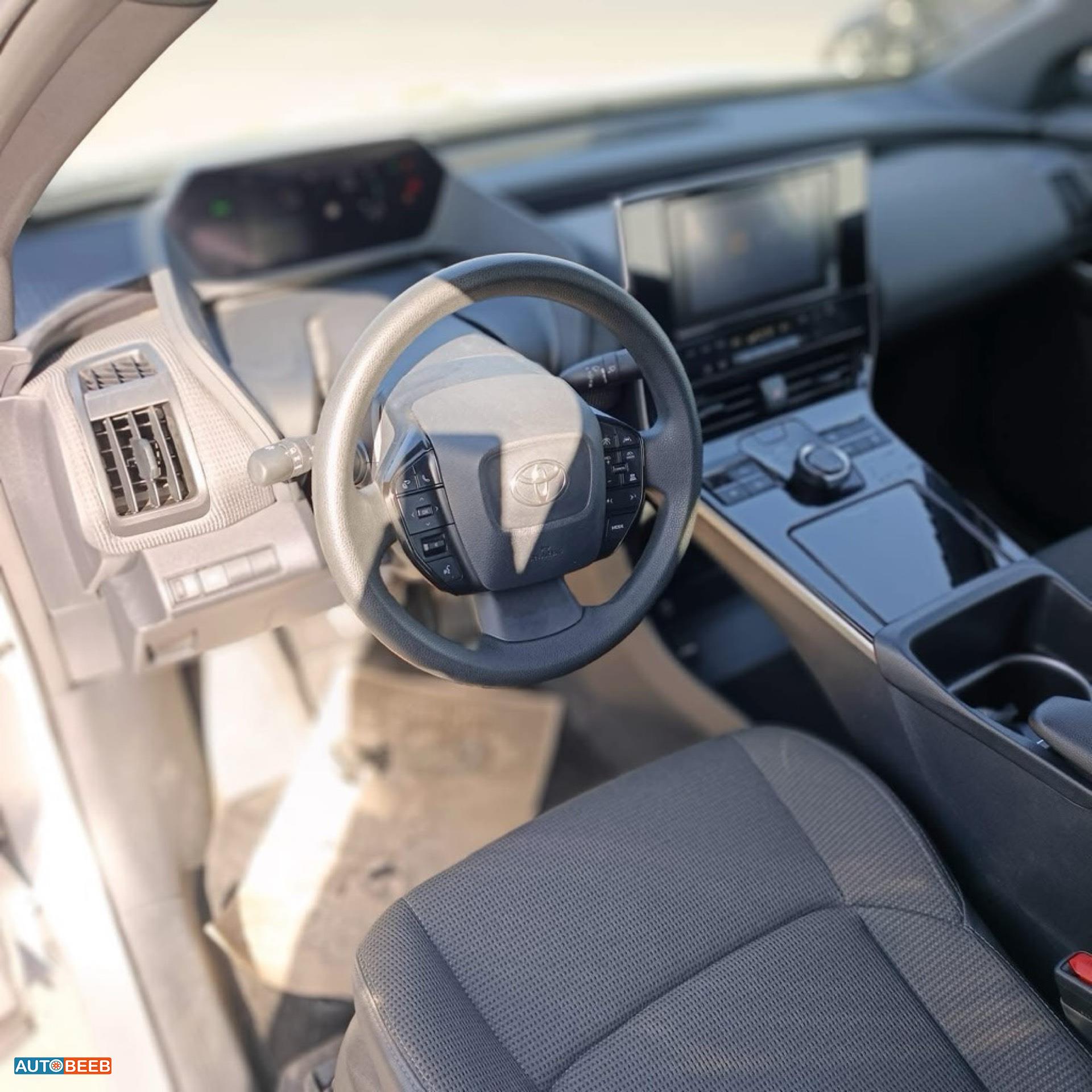 تويوتا bZ4X 2022