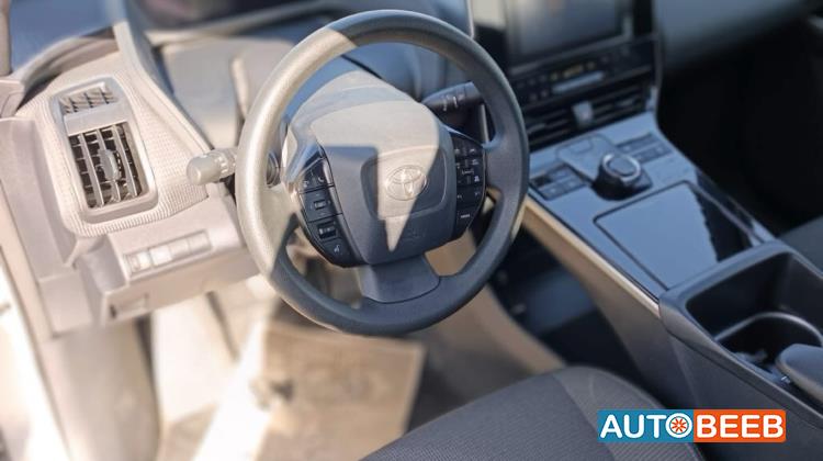 تويوتا bZ4X 2022