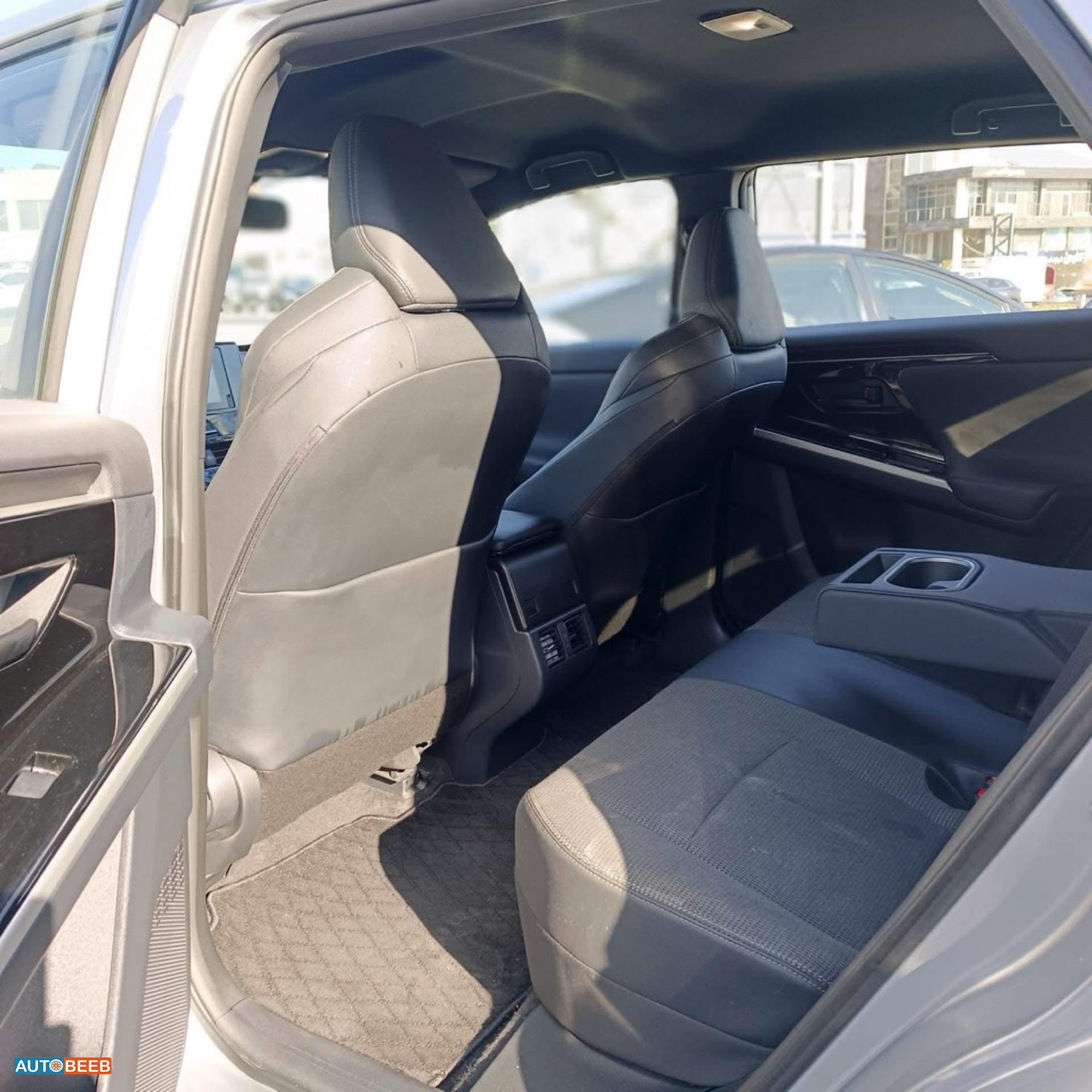 تويوتا bZ4X 2022