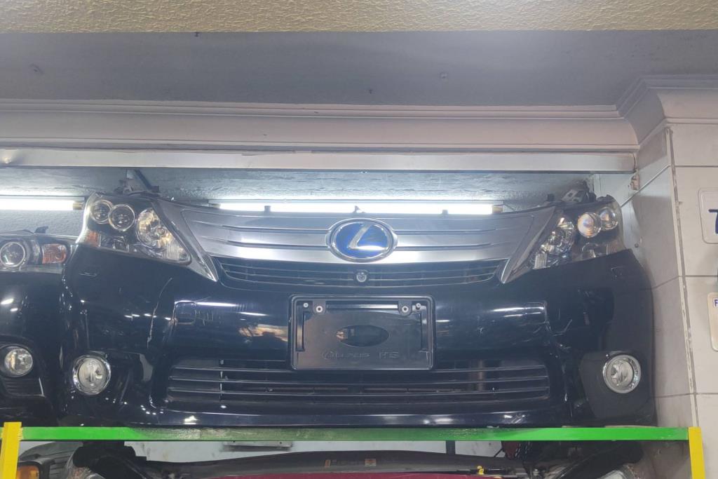 Body  Bumper Lexus HS250h