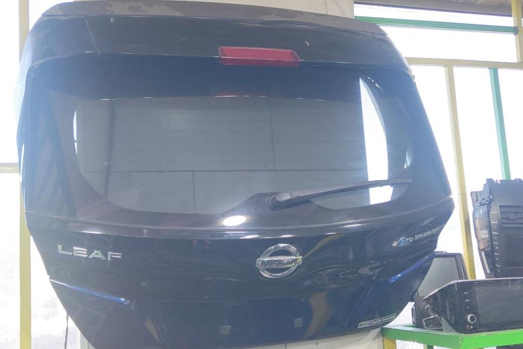 Body  Trunk Nissan Leaf