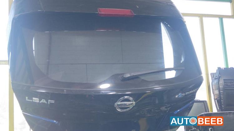 Body  Trunk Nissan Leaf