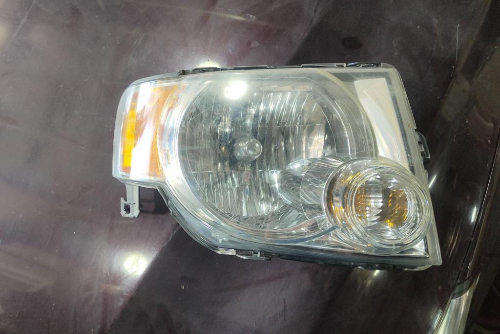 ضوء امامي يمين فورد اسكيب 2008 2009 2010 2011 2012