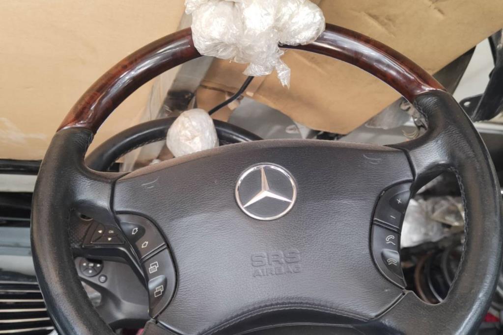 Cabin  Steering Wheel Mercedes Benz S250