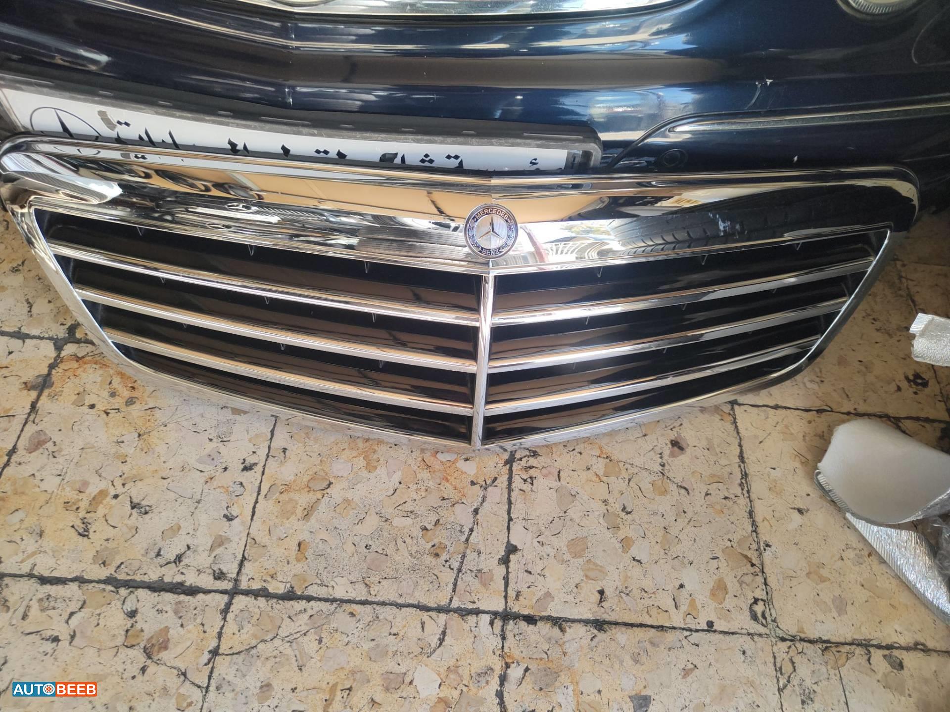 Body  Grilles Mercedes Benz E200