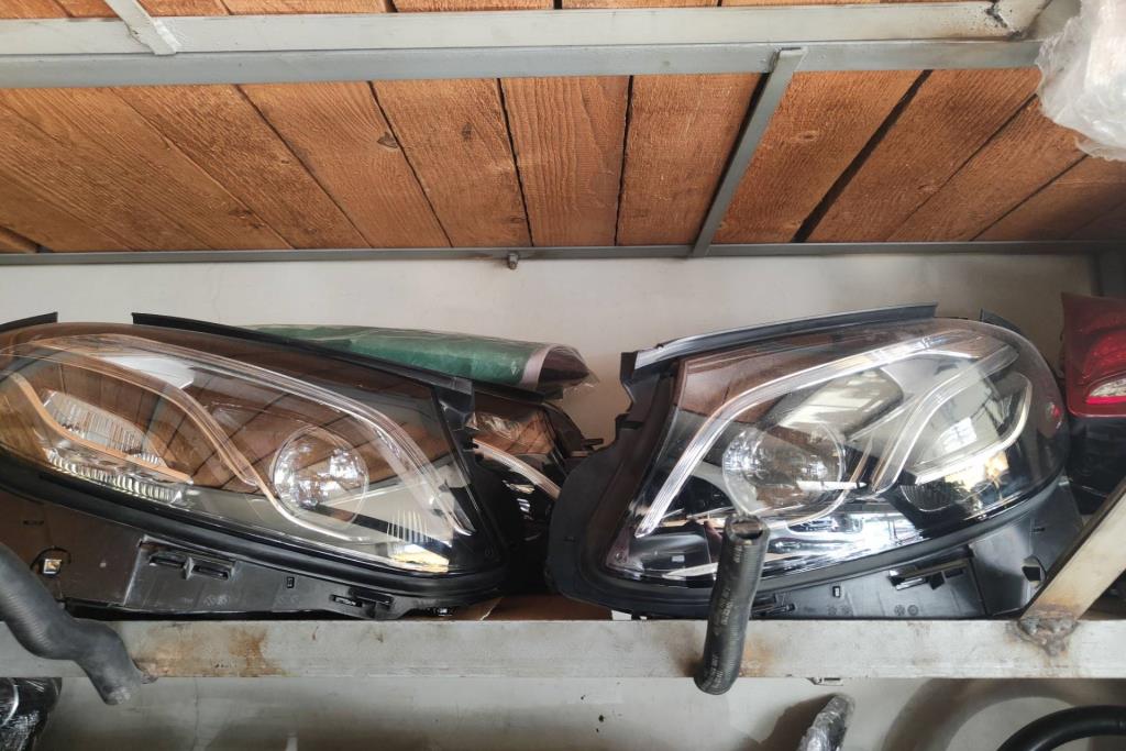 Lights Front light Mercedes Benz E200