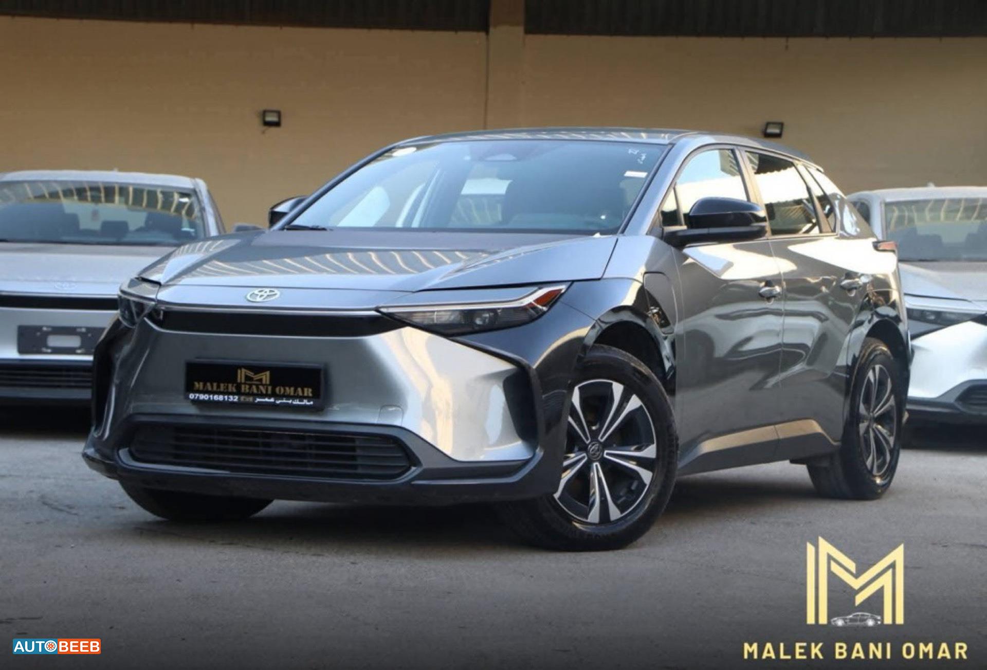 تويوتا bZ4X 2023