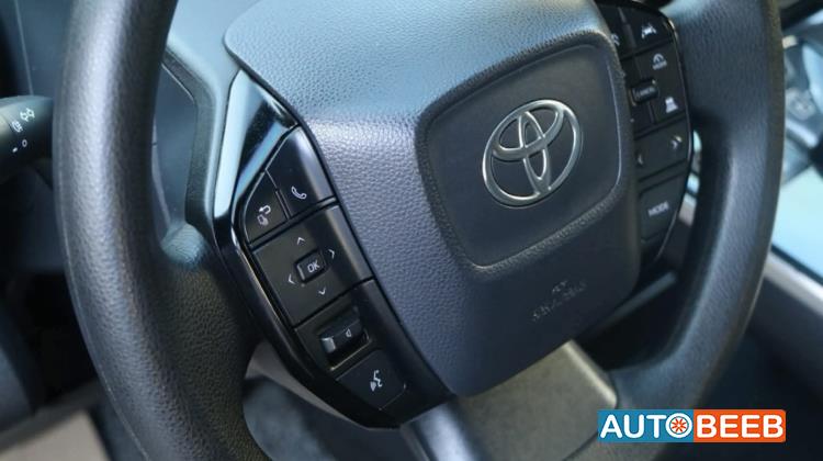 تويوتا bZ4X 2023