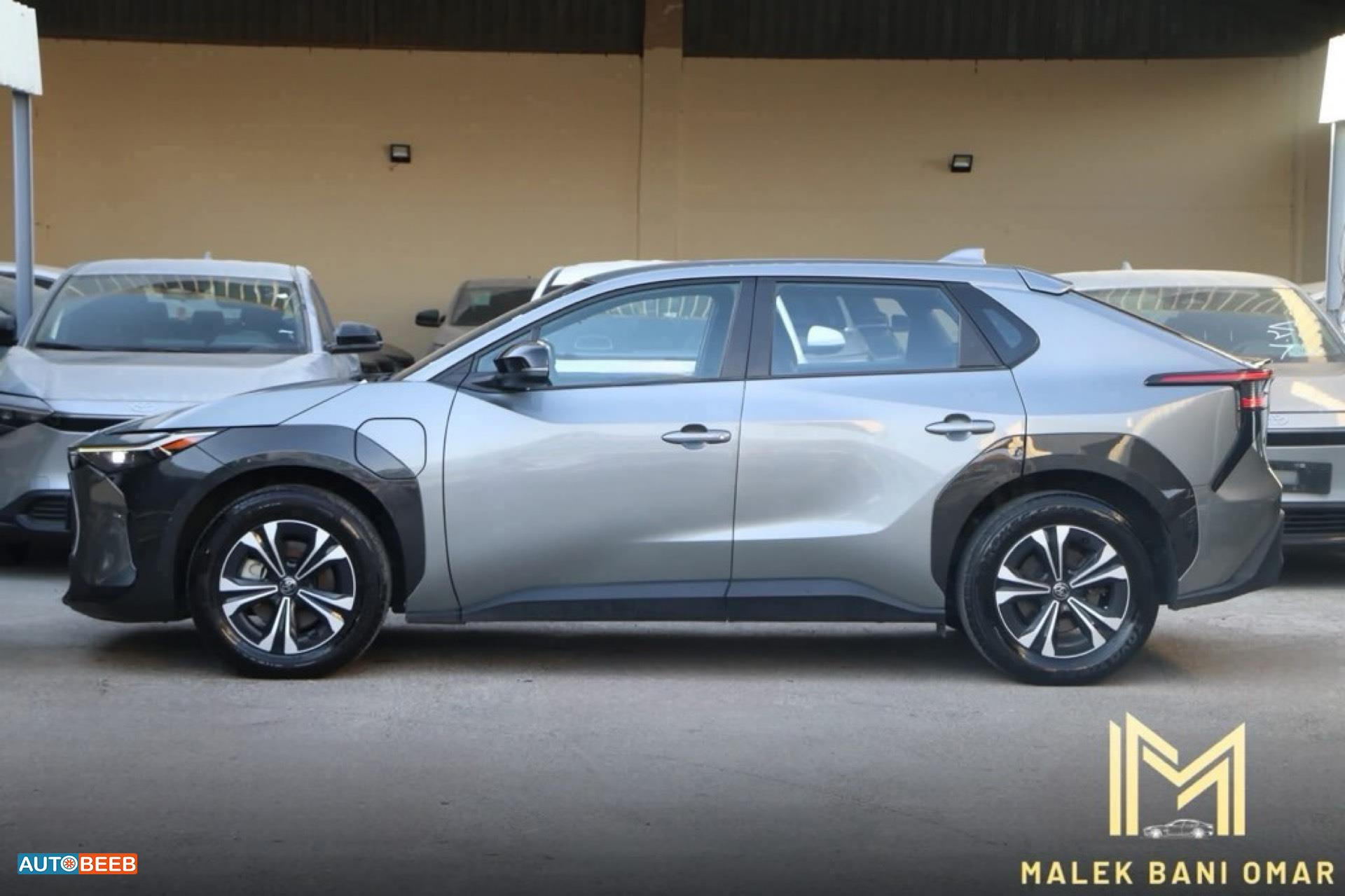 تويوتا bZ4X 2023