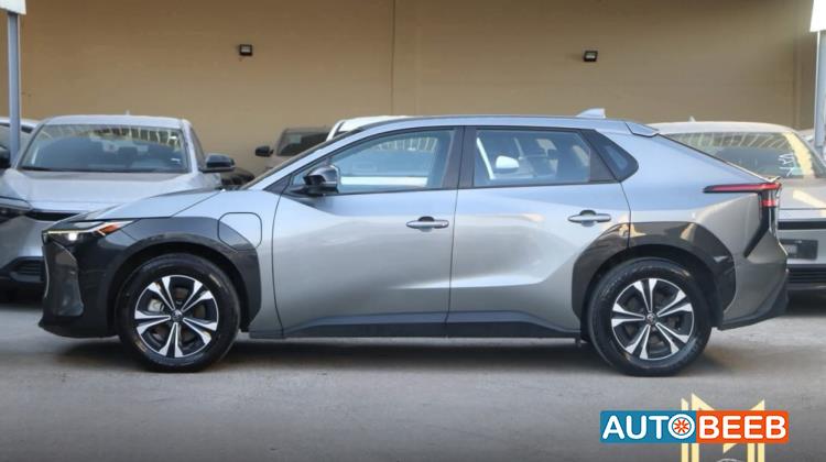 تويوتا bZ4X 2023