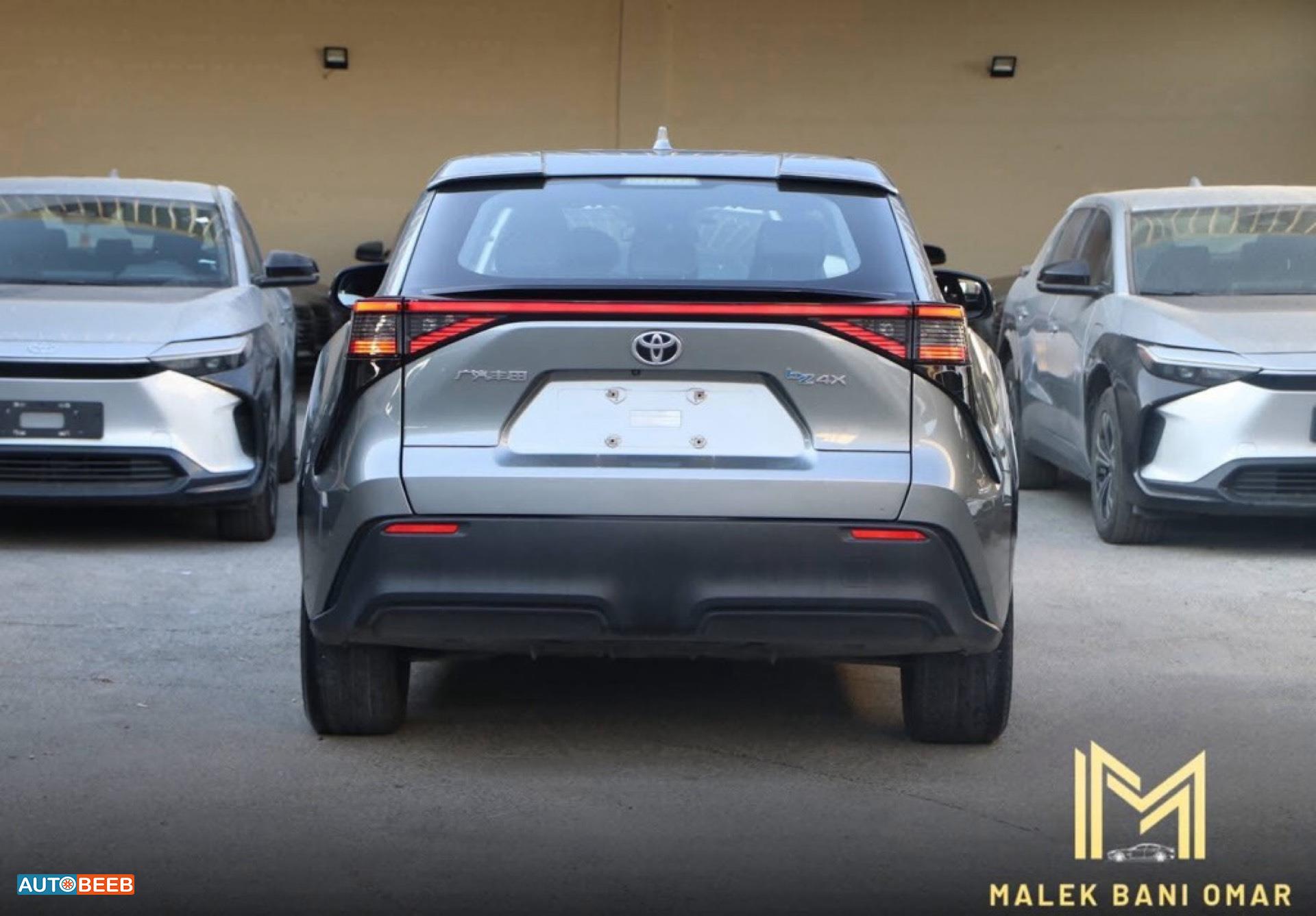 تويوتا bZ4X 2023