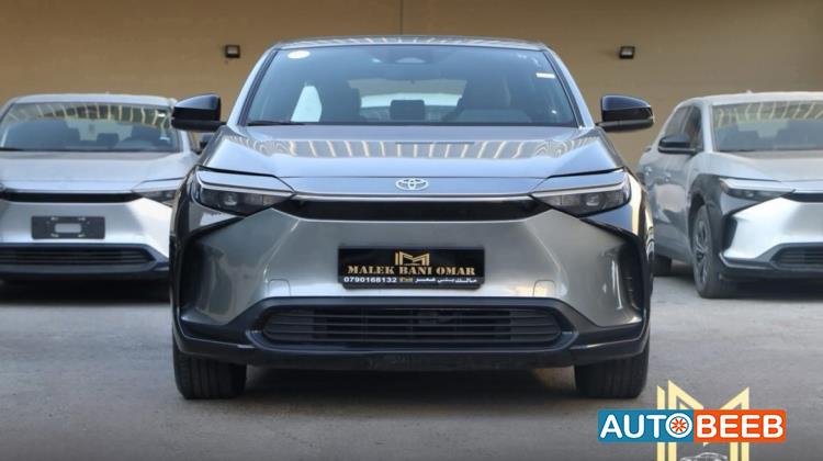 تويوتا bZ4X 2023