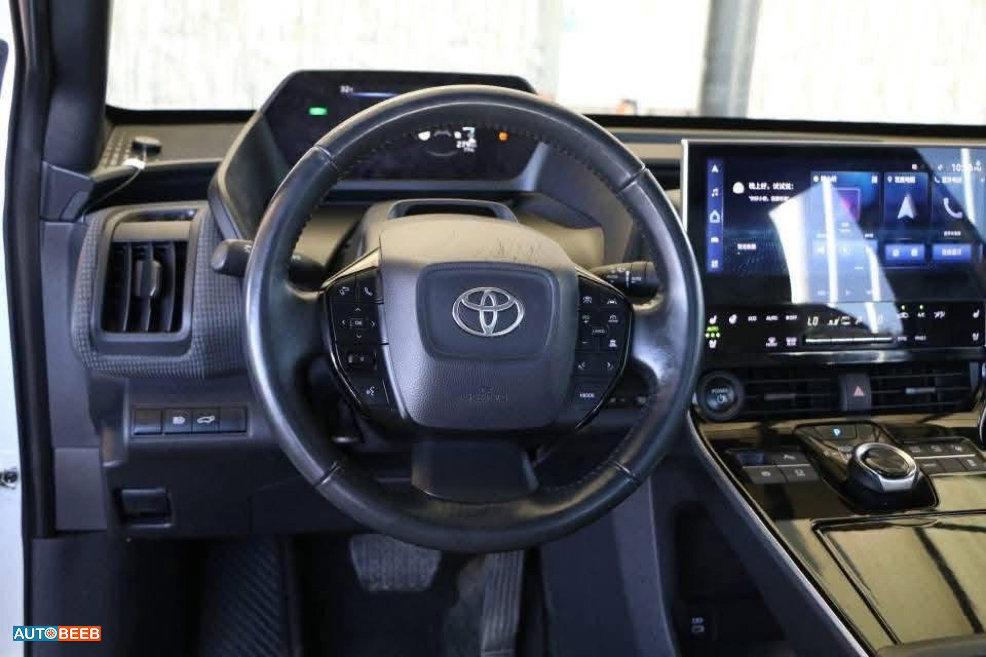 تويوتا bZ4X 2022