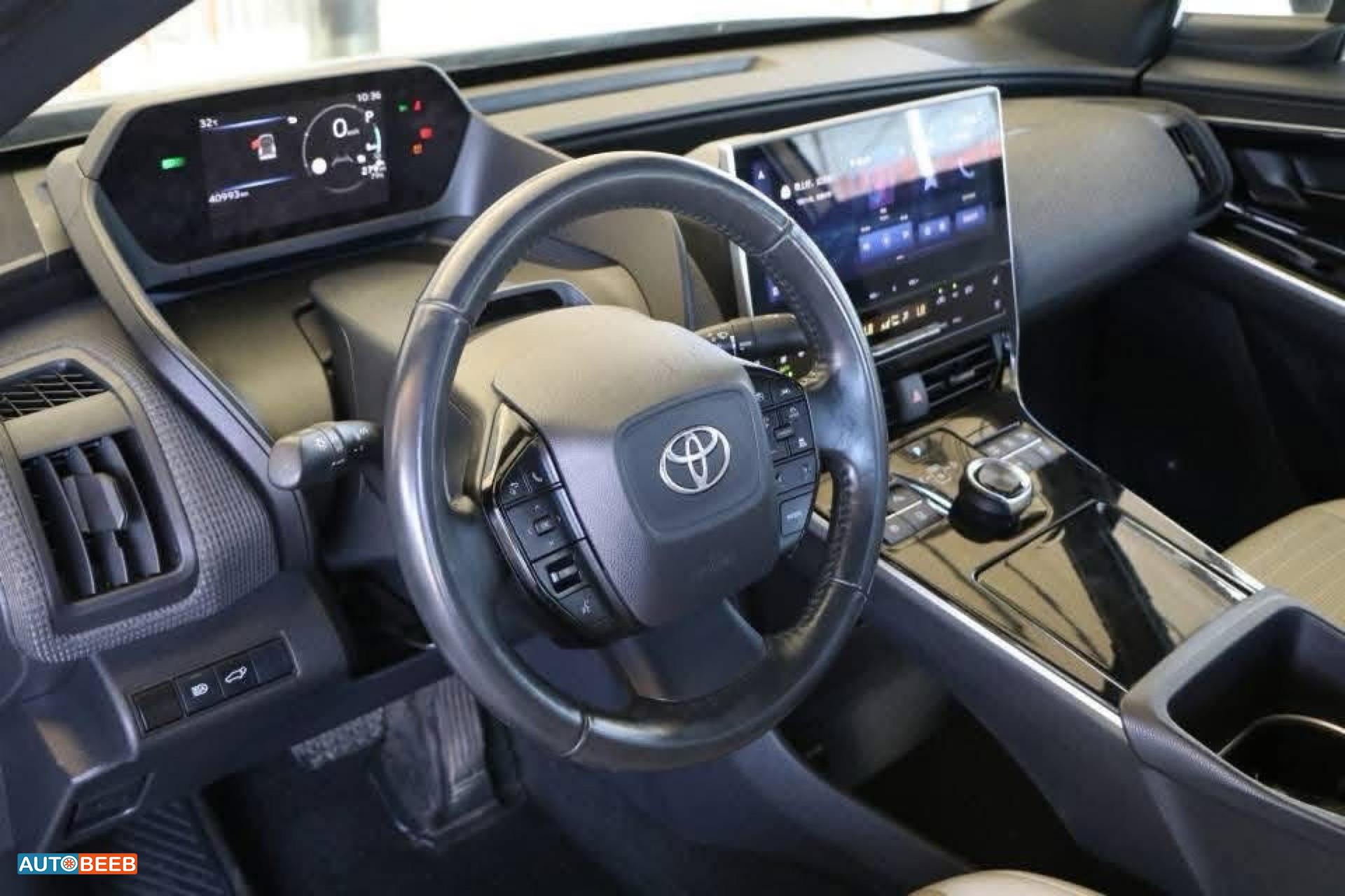 تويوتا bZ4X 2022